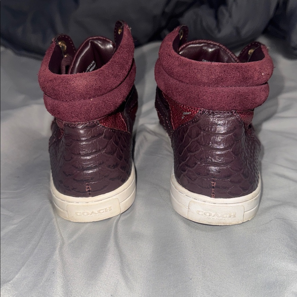 COACH - Women’s 6 caiman leather and suede booties - Picture 4 of 4